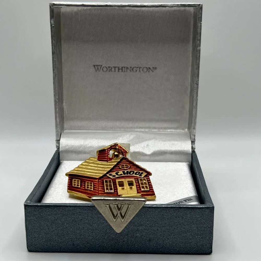 3/$30 ☀️ Worthington School pin
